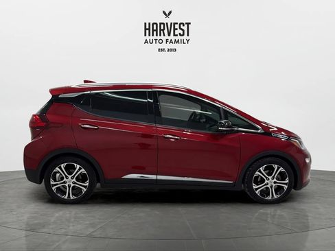 Used 2020 Chevrolet Bolt Premier w/ Infotainment Package FWD image 8