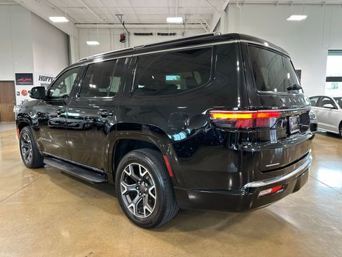 Used 2023 Jeep Wagoneer Series III w/ Preferred Equipment Group AWD/4WD image 6