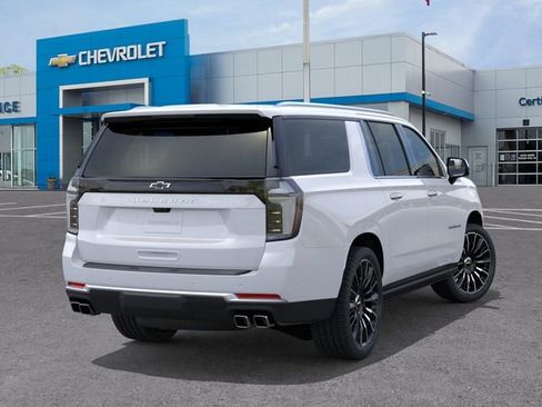 New 2026 Chevrolet Suburban High Country AWD/4WD image 4