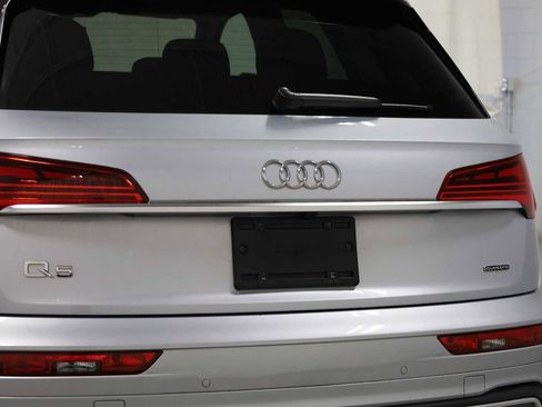 Used 2023 Audi Q5 2.0T Premium w/ Convenience Package image 8