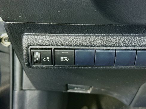 Used 2019 Toyota Corolla SE FWD image 17