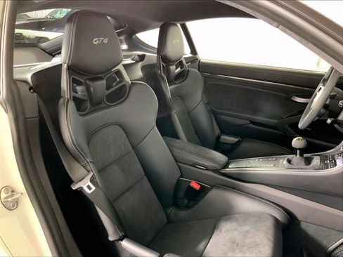 Certified 2020 Porsche 718 Cayman GT4 RWD image 18