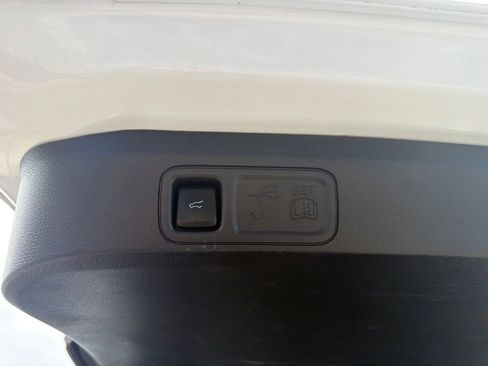 Used 2024 Ford Expedition Limited AWD/4WD image 18