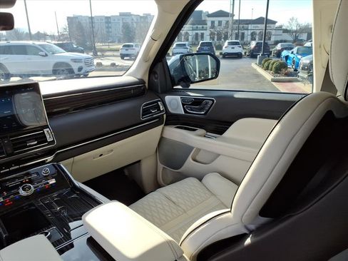 Used 2024 Lincoln Navigator Black Label image 30