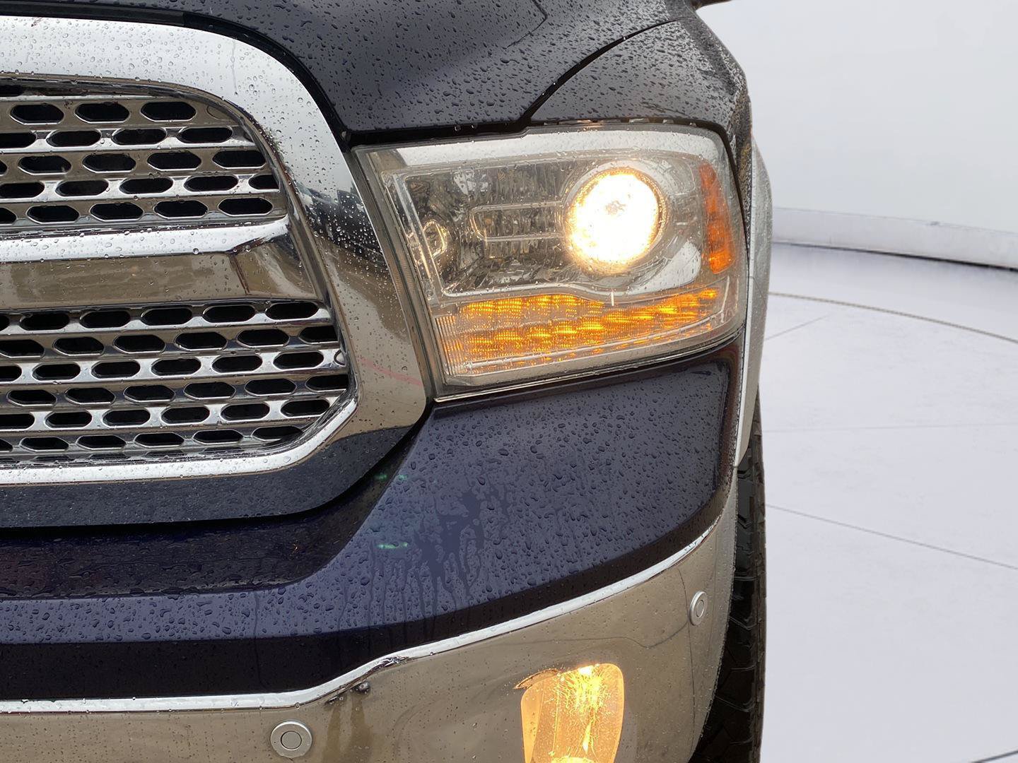 Used 2016 RAM 1500 Laramie w/ Convenience Group AWD/4WD image 10