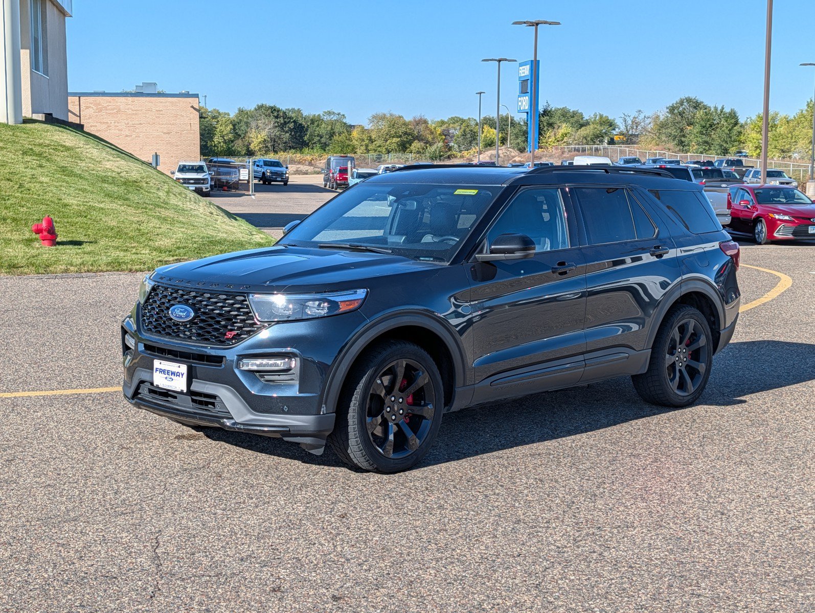Used 2023 Ford Explorer ST w/ Technology Package AWD/4WD image 1