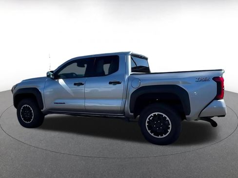 Used 2025 Toyota Tacoma TRD Off-Road AWD/4WD image 10
