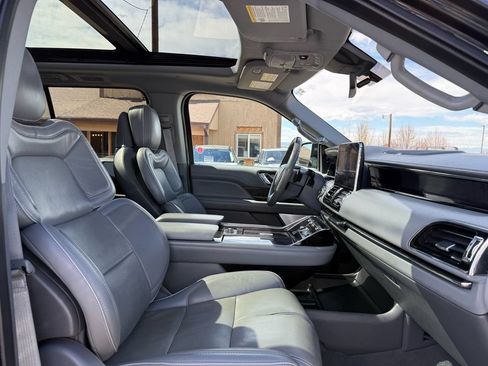 Used 2019 Lincoln Navigator Reserve AWD/4WD image 31