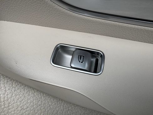 Used 2021 Mercedes-Benz GLS 450 4MATIC image 32