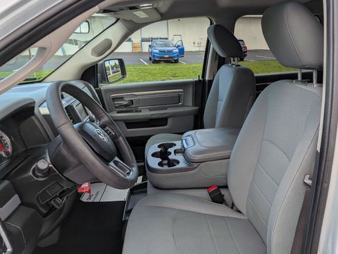 Used 2020 RAM 1500 Classic SLT AWD/4WD image 11