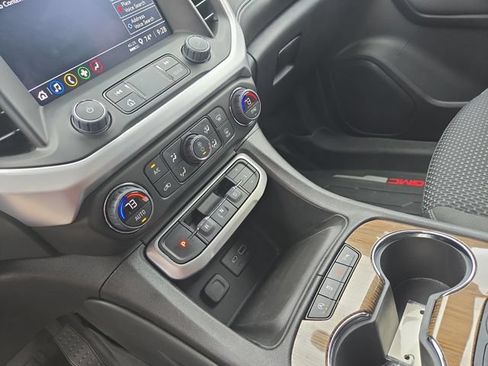 Used 2023 GMC Acadia SLE w/ Driver Convenience Package FWD image 20