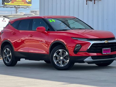 Used 2024 Chevrolet Blazer LT AWD/4WD image 2