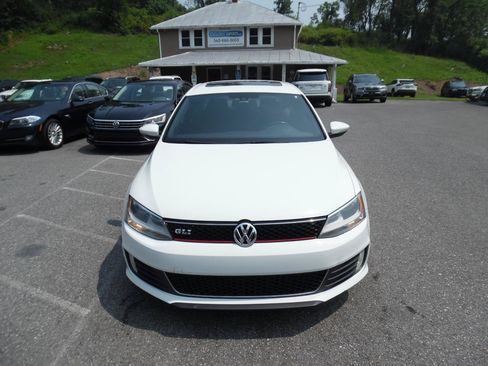 Used 2015 Volkswagen Jetta GLI SE FWD image 9