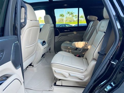 Used 2024 Cadillac Escalade Premium Luxury image 20