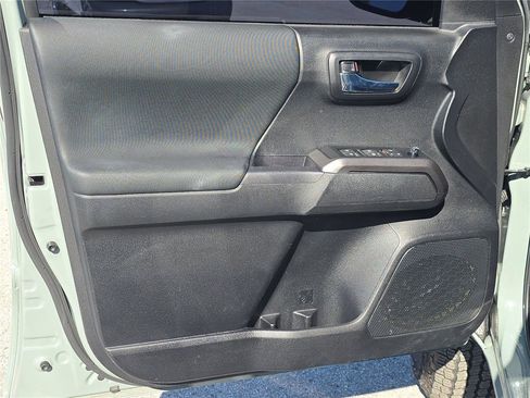 Used 2023 Toyota Tacoma TRD Off-Road w/ Advanced Technology Package image 14