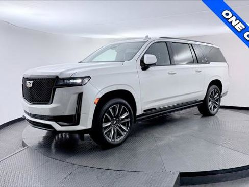 Used 2021 Cadillac Escalade ESV Sport Platinum RWD image 2