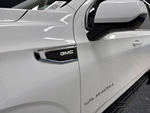 Used 2024 GMC Yukon XL SLE image 34