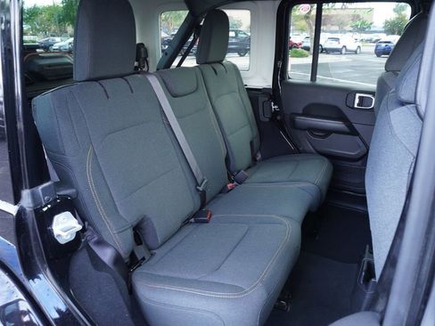 Used 2024 Jeep Wrangler Sahara image 9