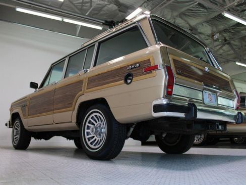 Used 1989 Jeep Grand Wagoneer image 40