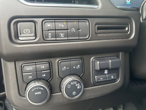 Used 2023 Chevrolet Suburban RST w/ Sport Performance Package image 24