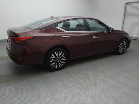 Used 2025 Nissan Altima 2.5 SV FWD image 10