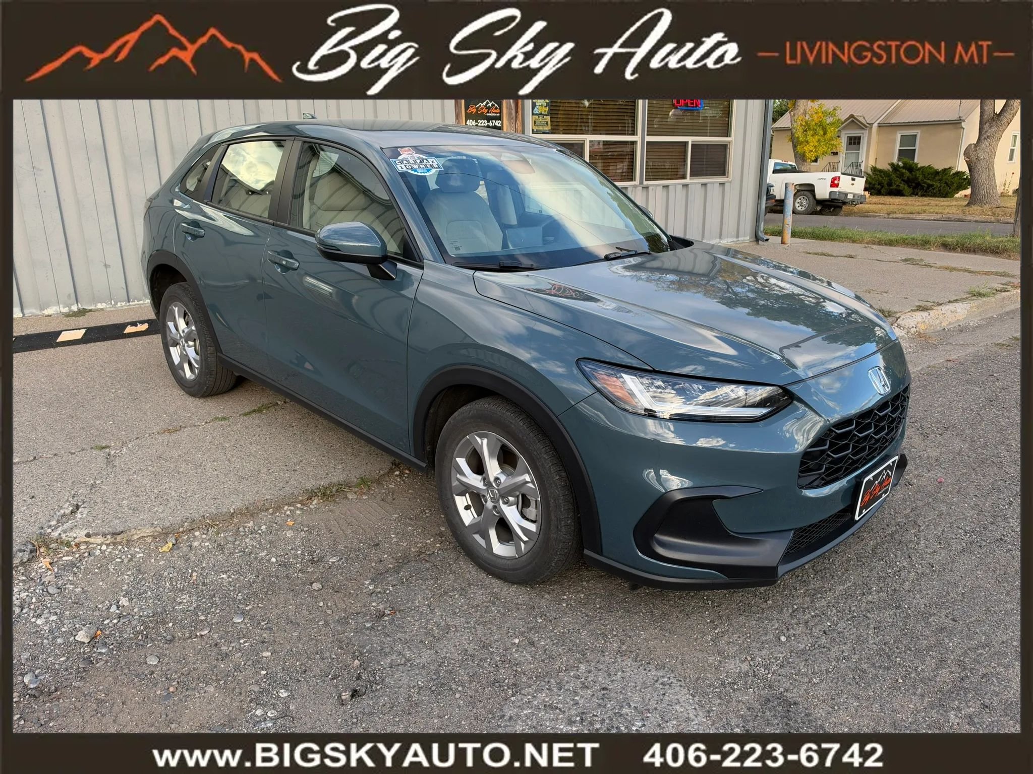 Used 2025 Honda HR-V LX image 1