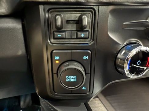 Used 2026 Ford F450 Platinum w/ FX4 Off-Road Package image 39