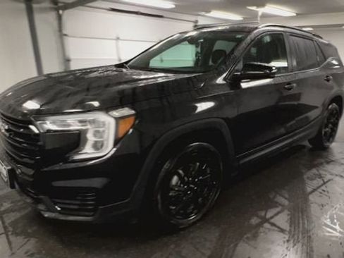 Certified 2023 GMC Terrain SLE w/ Driver Convenience Package image 4