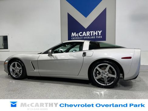 Used 2007 Chevrolet Corvette Coupe w/ Preferred Equipment Group RWD image 7