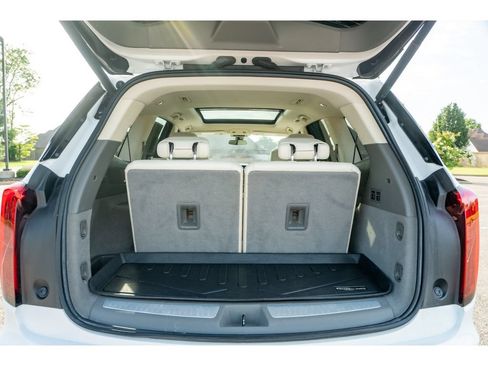 Used 2023 Cadillac XT6 Premium Luxury FWD image 17