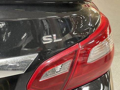 Used 2018 Nissan Altima 2.5 SL w/ 2.5 SL Technology Package FWD image 8