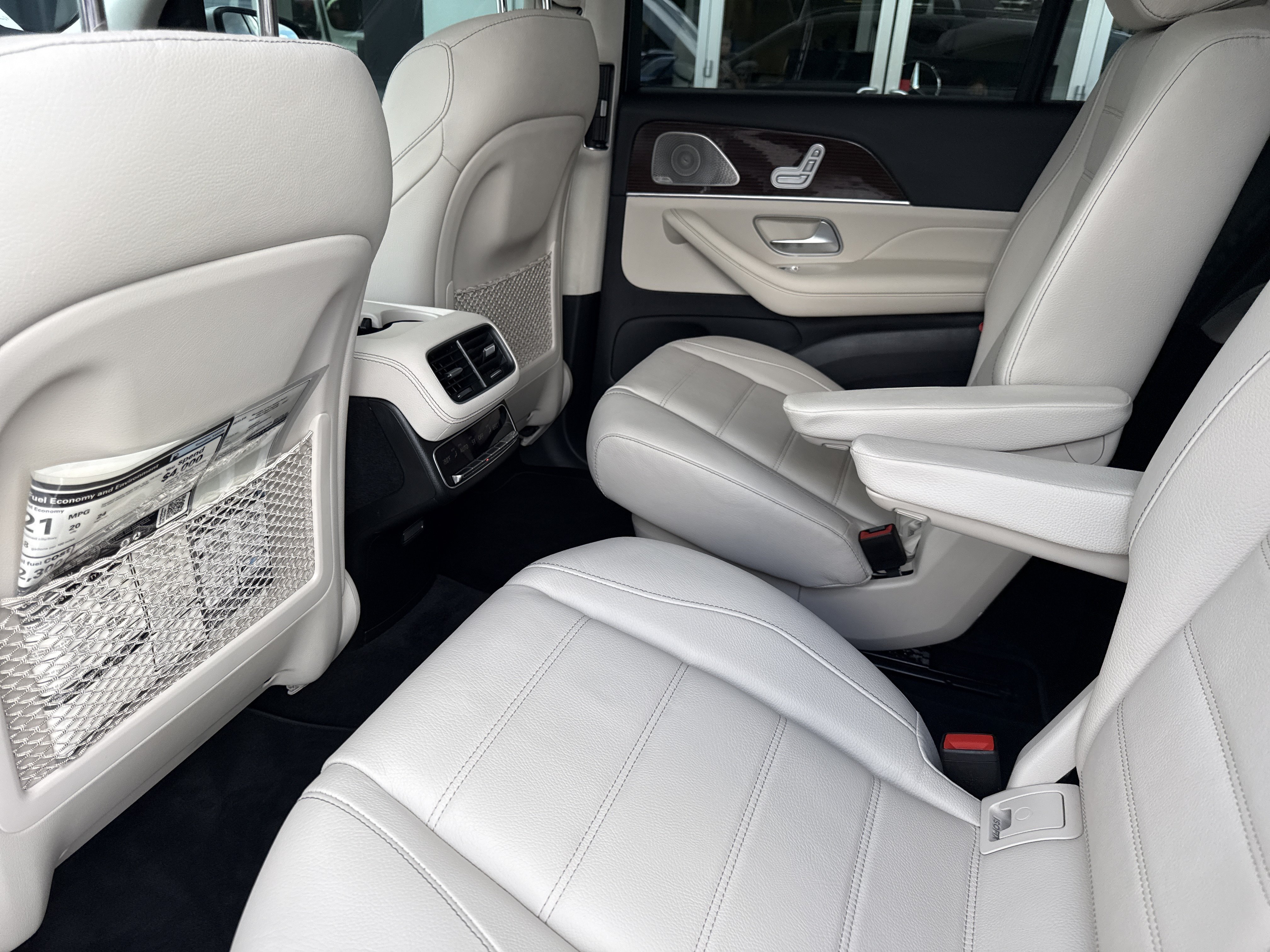 Used 2021 Mercedes-Benz GLS 450 4MATIC image 12