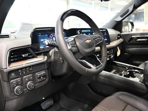 New 2026 Chevrolet Suburban High Country AWD/4WD image 25
