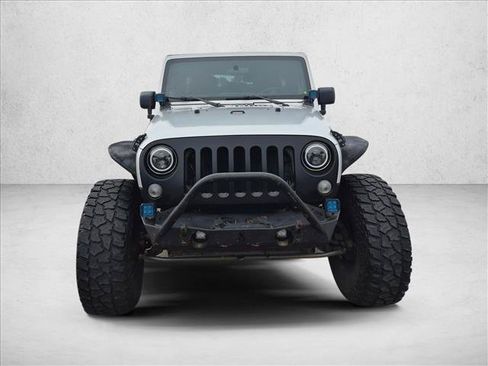 Used 2012 Jeep Wrangler Unlimited Rubicon w/ Connectivity Group AWD/4WD image 2