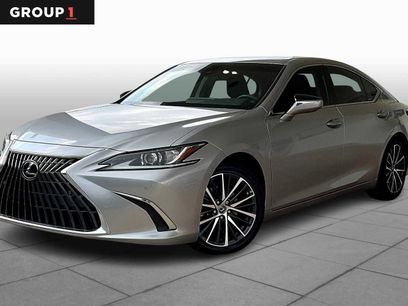 Certified 2022 Lexus ES 350 w/ Premium Package