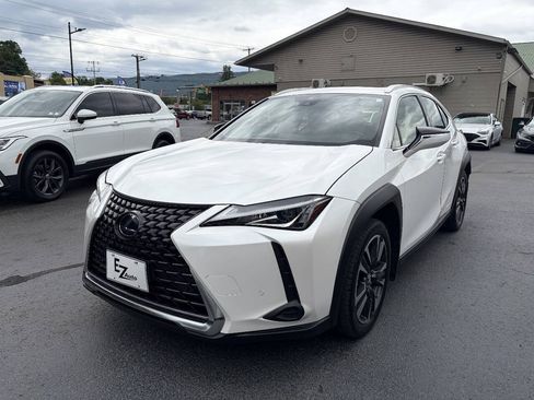 Used 2019 Lexus UX 250h w/ Premium Package AWD/4WD image 4