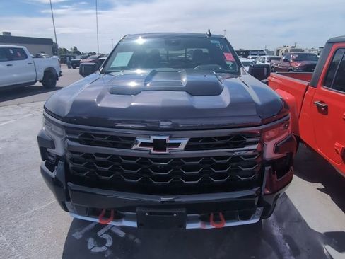 Used 2023 Chevrolet Silverado 1500 ZR2 image 1
