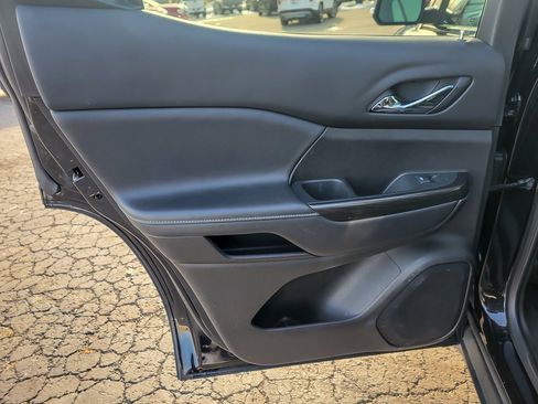 Used 2023 GMC Acadia SLT w/ Elevation Edition image 20