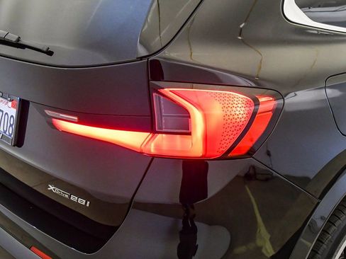 Used 2025 BMW X1 xDrive28i w/ Convenience Package image 12