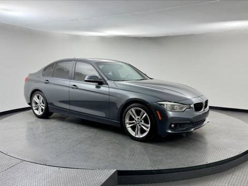 Used 2016 BMW 320i Sedan w/ Sport Package image 11