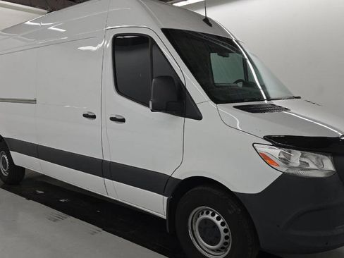 Used 2023 Mercedes-Benz Sprinter 2500 image 6
