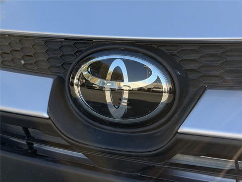 Used 2025 Toyota Corolla LE image 11