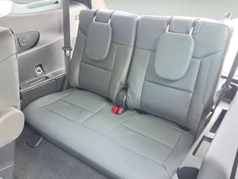 Used 2025 Ford Explorer Active w/ Active Comfort Package RWD image 21