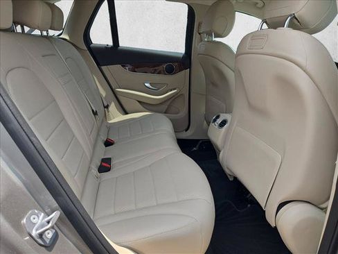 Used 2019 Mercedes-Benz GLC 300 image 16