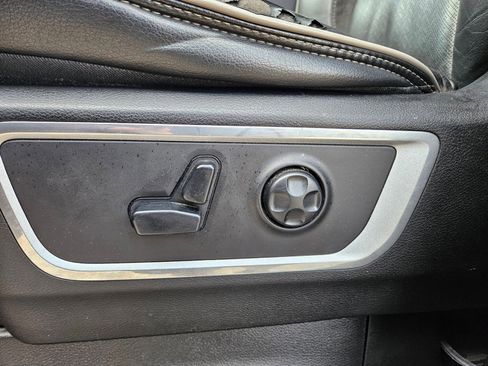 Used 2019 RAM 1500 Laramie image 23