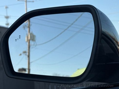 Used 2020 Ford Explorer Limited image 32