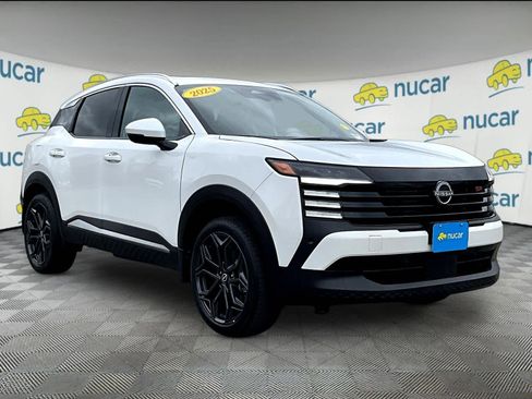 Used 2025 Nissan Kicks SR w/ SR Premium Package image 1