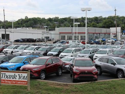 Used 2024 Toyota Camry SE image 38