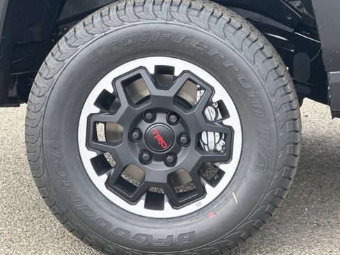 New 2026 Toyota Tacoma TRD Off-Road w/ TRD Off Road Upgrade Package AWD/4WD image 31