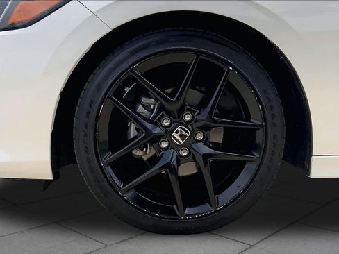 Used 2023 Honda Civic Sport image 11